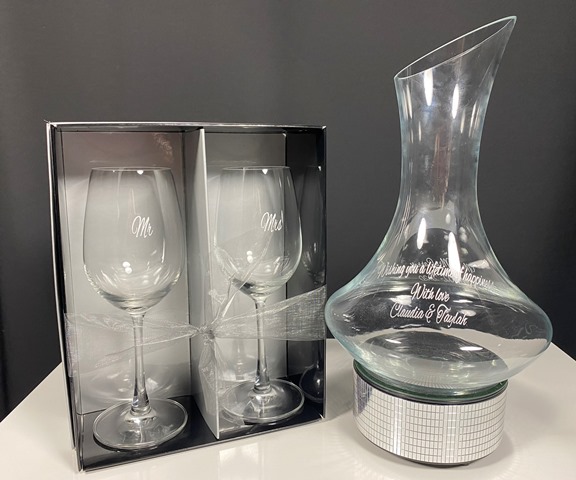 https://groovyglass.com.au/product/wine-decanter-with-2-wine-glasses/